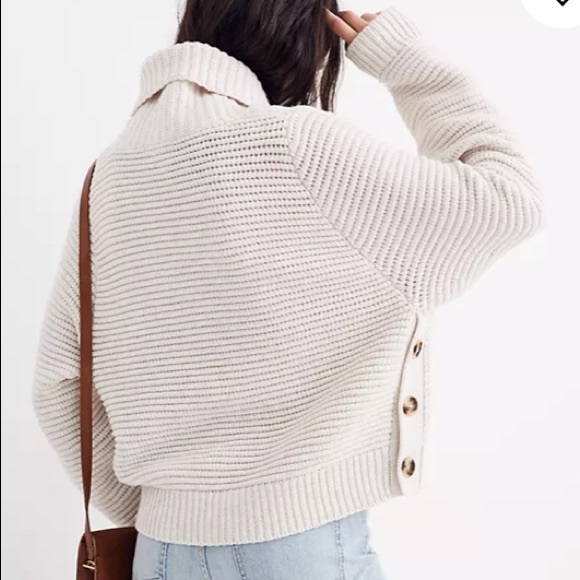 Madewell Sweaters - Madewell side button sweater